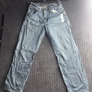 Levis jeans relaxed or straight leg